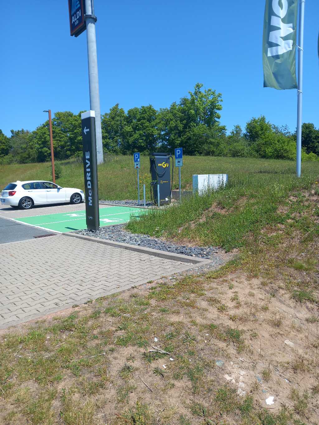 DE*2GO*EMCD1740*1A DE2GOEMCD17401A2 - An der Autobahn 2 95512 Neudrossenfeld