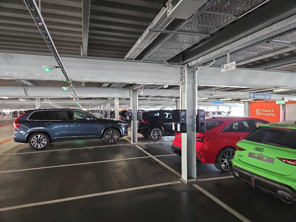 DE*FMG*E13512EMLG4300 13512G43001 - Nordallee 44 85356 Flughafen München