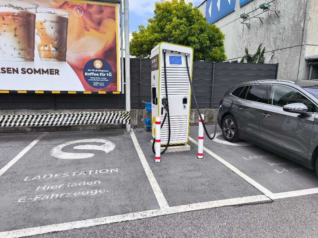 Charging Point AT*SMA*EAT0402583*002DC AT*SMA*EAT0402583*002DC - Hafenstraße 8 4020 Linz AT*SMA*EAT0402583*002DC AT*SMA*EAT0402583*002DC - Hafenstraße 8 4020 Linz