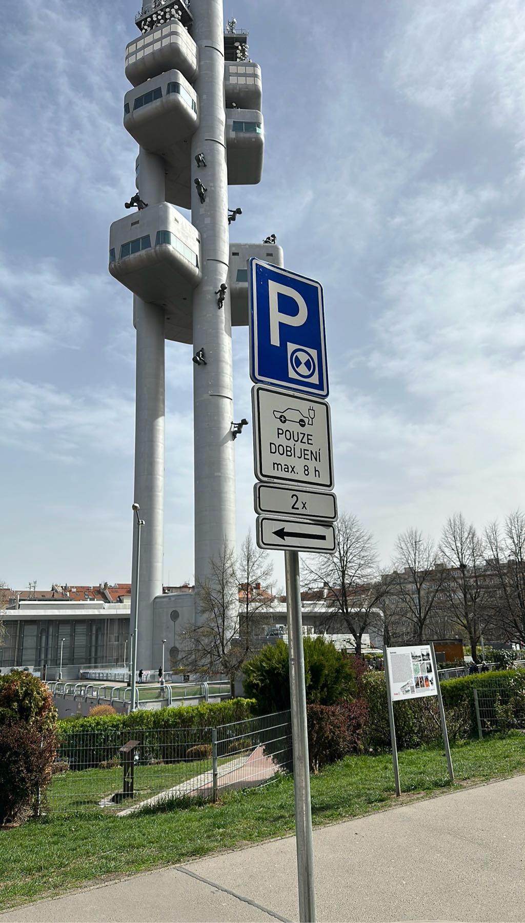 CZ*PRE*E1S0069 CZ*PRE*E1S0069*2 - Fibichova 13000 Praha