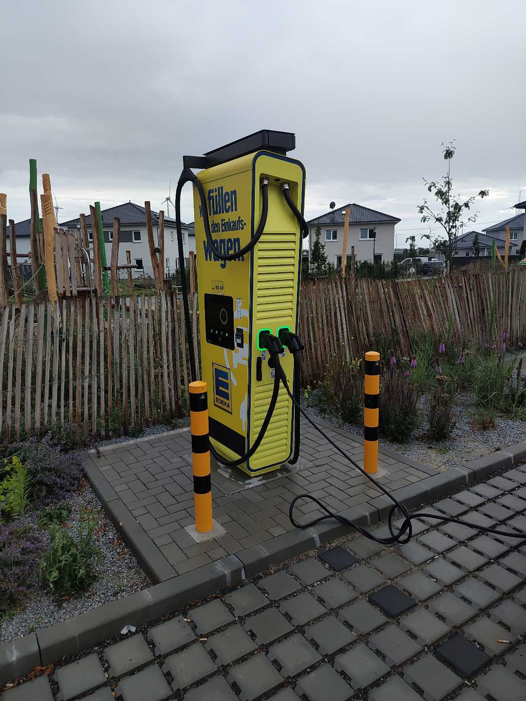 DE*384*E*166488CS0001 DE*384*E*166488CS0001*3 - Brandenburger Straße 74 14641 Nauen