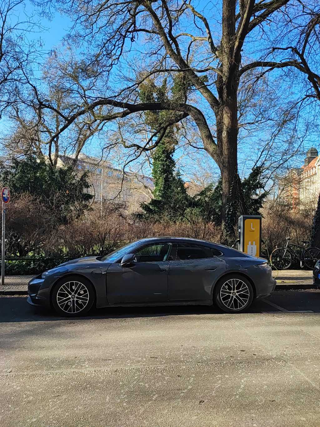 DE*961*E0341*0011 DE*961*E0341*0011 - Dittrichring 16 04109 Leipzig