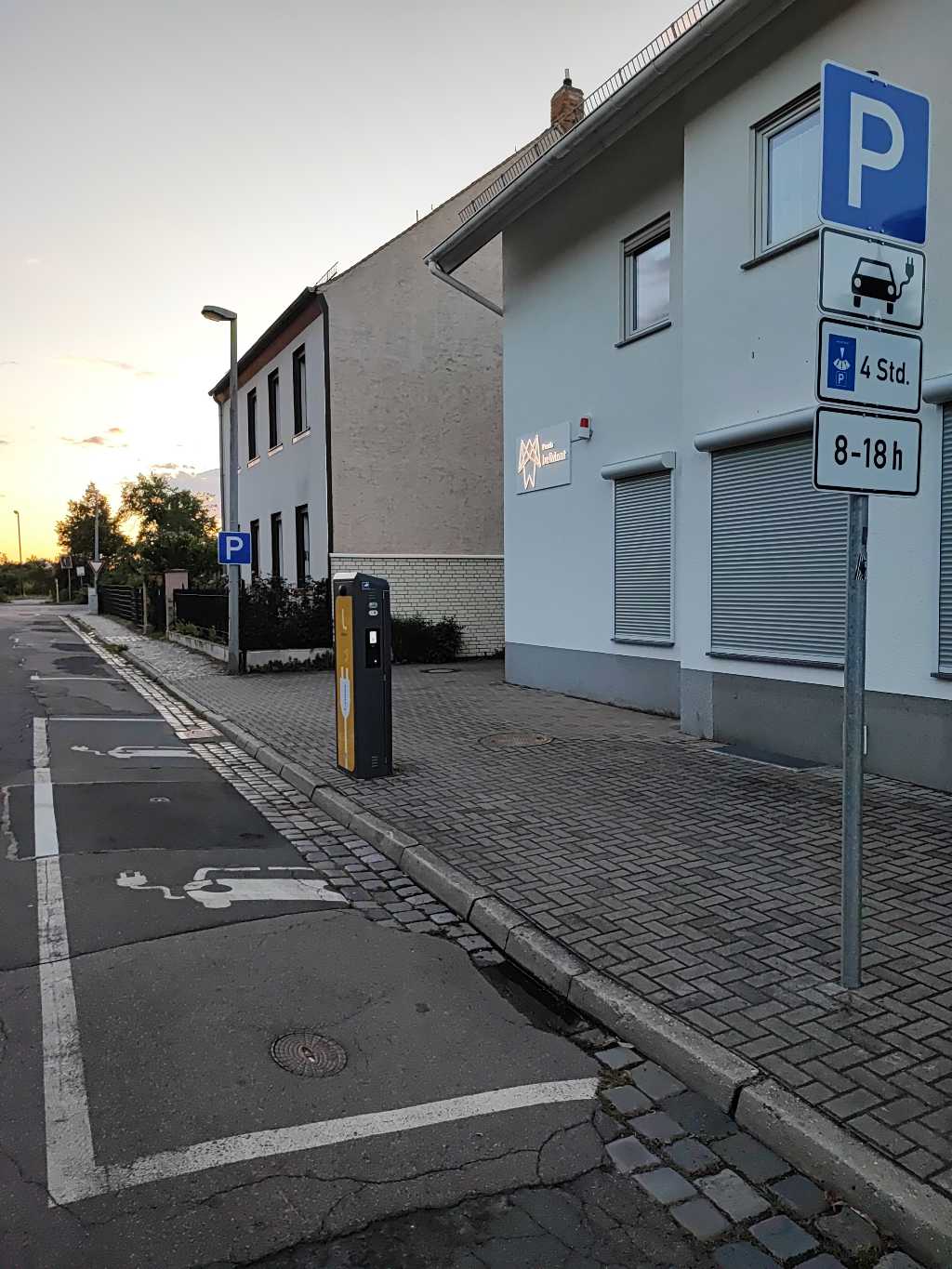 DE*961*E0341*0121 DE*961*E0341*0121 - Schönbergstraße 5 04249 Leipzig