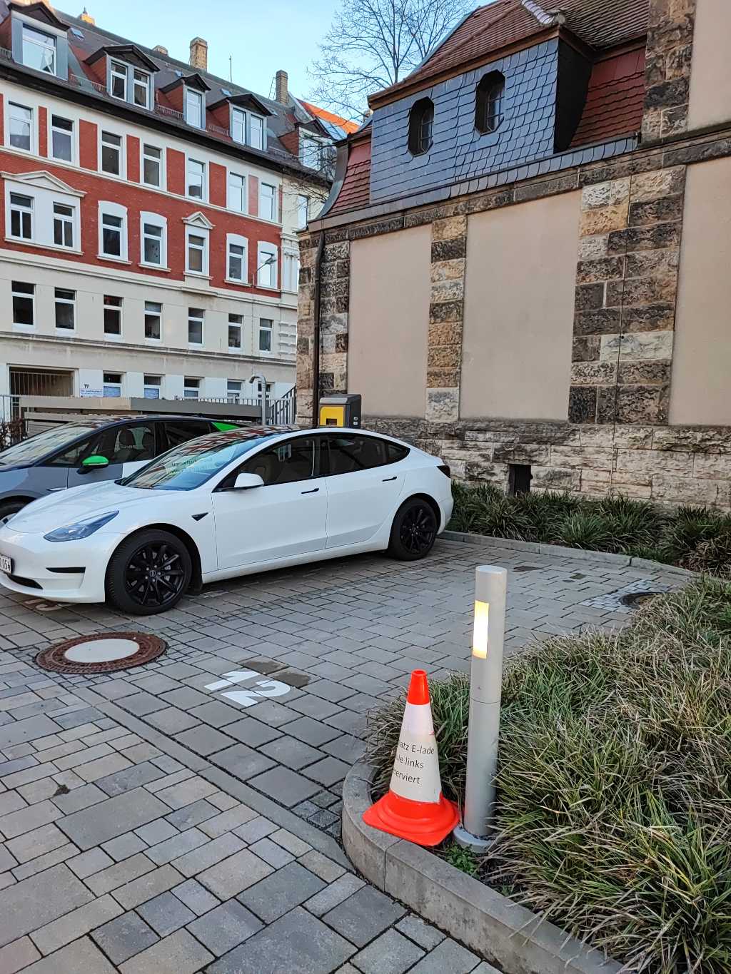 DE*961*E0341*0144 DE*961*E0341*0144*2 - Helmholtzstr. 17 04177 Leipzig