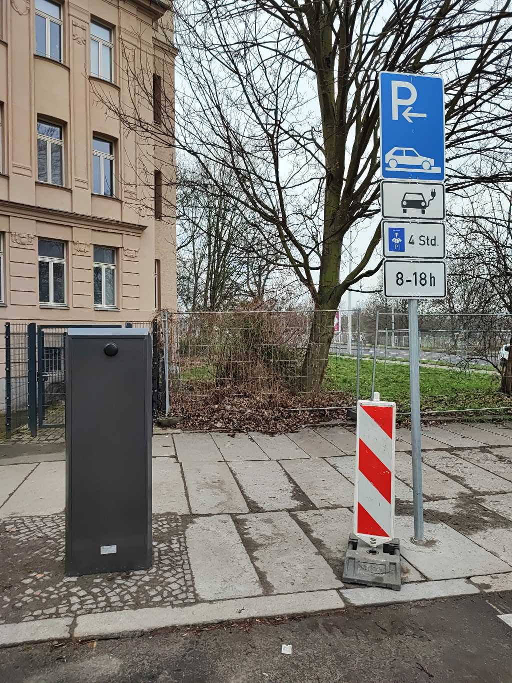 DE*961*E0341*0218 DE*961*E0341*0218 - Arndtstraße 1 04275 Leipzig