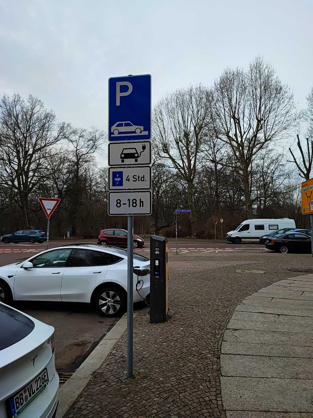 DE*961*E0341*0236 DE*961*E0341*0236*2 - Karl-Tauchnitz-Str. 25 04107 Leipzig