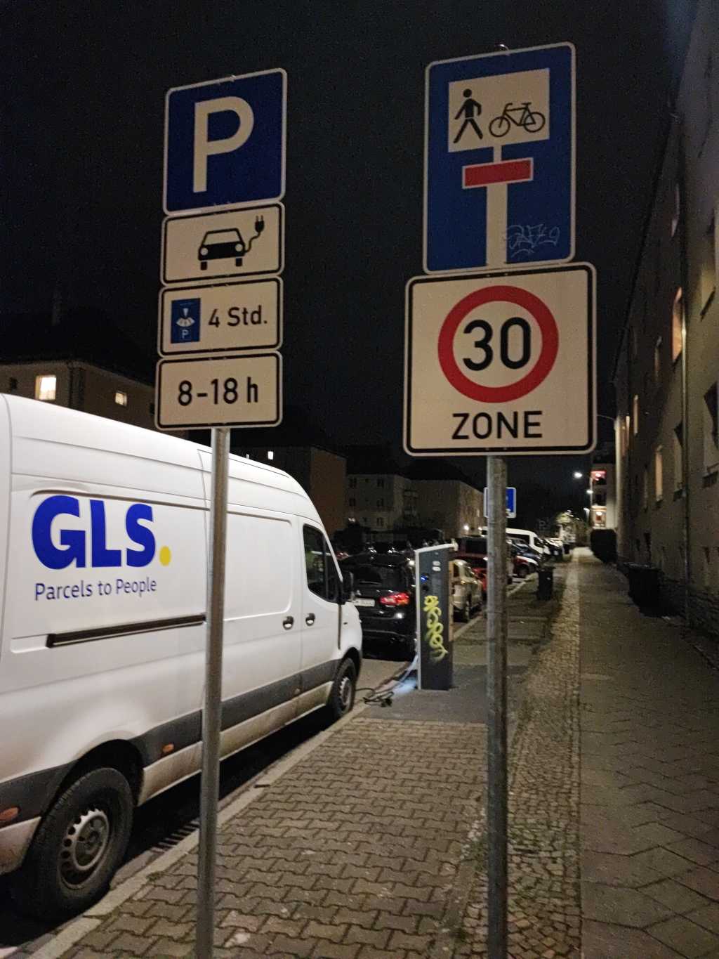 DE*961*E0341*1233 DE*961*E0341*1233 - Kurt-Kresse-Straße 2 04229 Leipzig