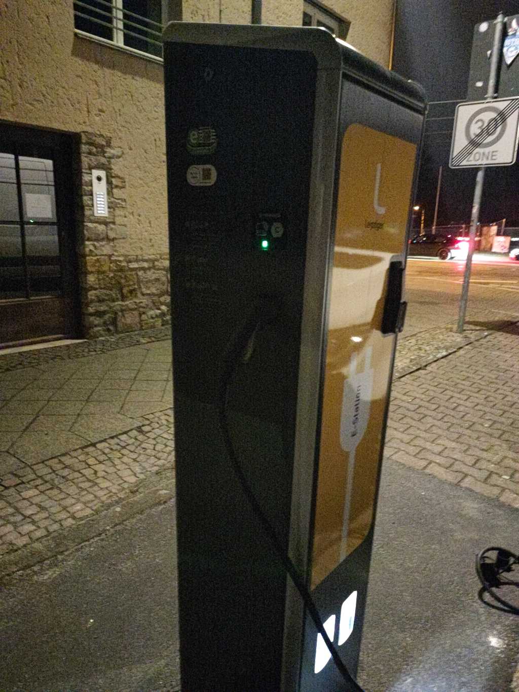 DE*961*E0341*1233 DE*961*E0341*1233 - Kurt-Kresse-Straße 2 04229 Leipzig