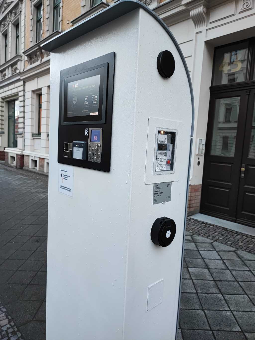Charging Point DE*EAD*E500031 DE*EAD*E500031 - Industriestraße 43 04229 Leipzig DE*EAD*E500031 DE*EAD*E500031 - Industriestraße 43 04229 Leipzig