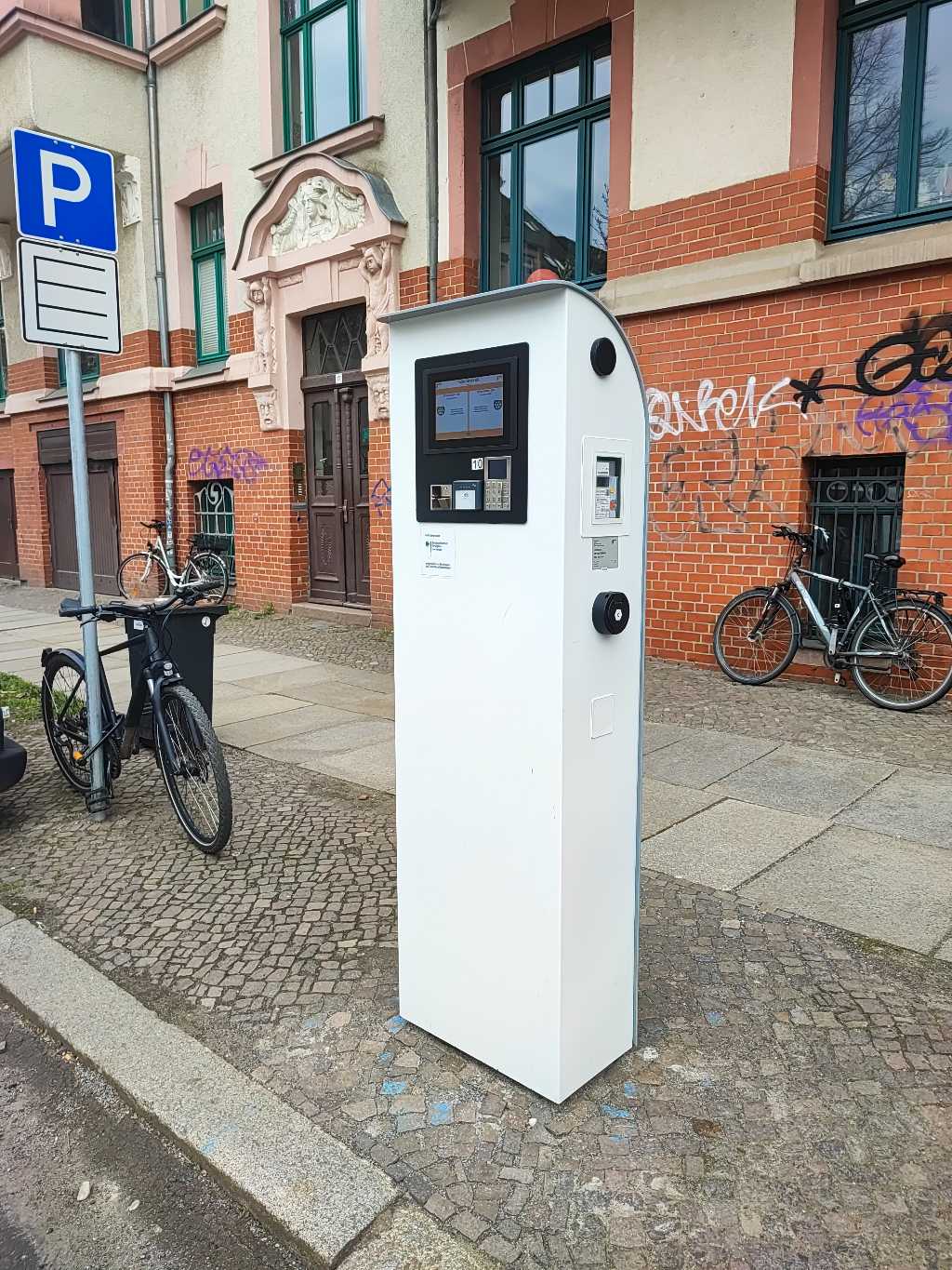 Charging Point DE*EAD*E500045 DE*EAD*E500045 - Fockestraße 19 04275 Leipzig DE*EAD*E500045 DE*EAD*E500045 - Fockestraße 19 04275 Leipzig