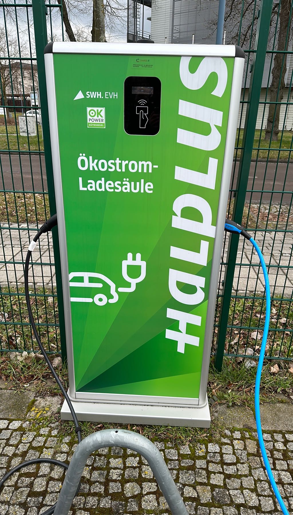 DE*FHG*EIMWS*A0003 DE*FHG*EIMWS*A0003*1 - Walter-Hülse-Straße 1 06120 Halle