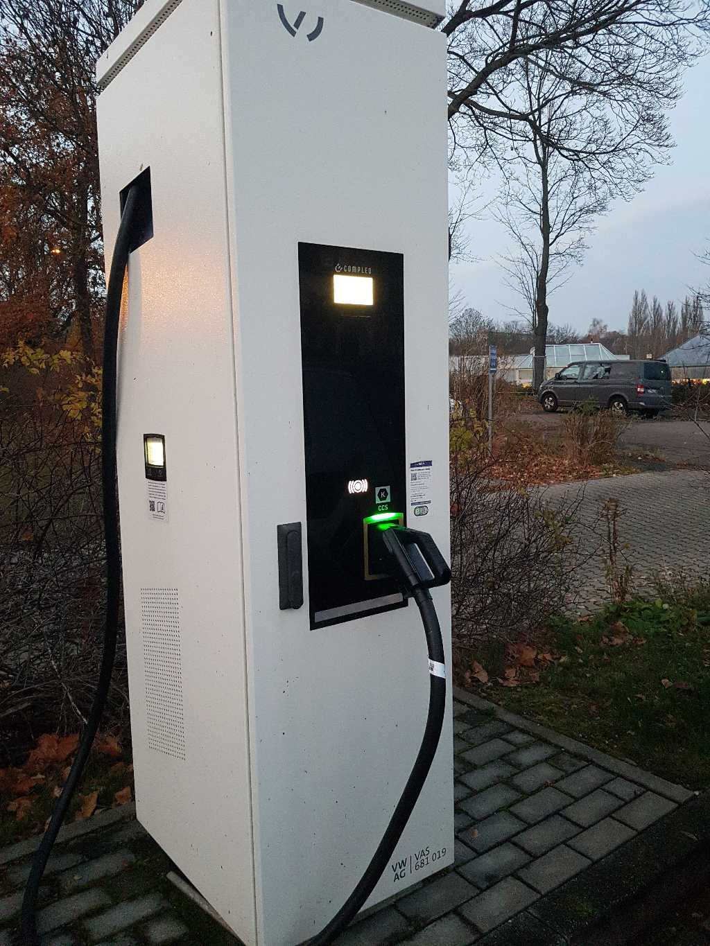 Ladepunkt DE*GCE*EDCCR272942 DE*GCE*EDCCR272942 - Limbacher Straße 110-112 09116 Chemnitz DE*GCE*EDCCR272942 DE*GCE*EDCCR272942 - Limbacher Straße 110-112 09116 Chemnitz