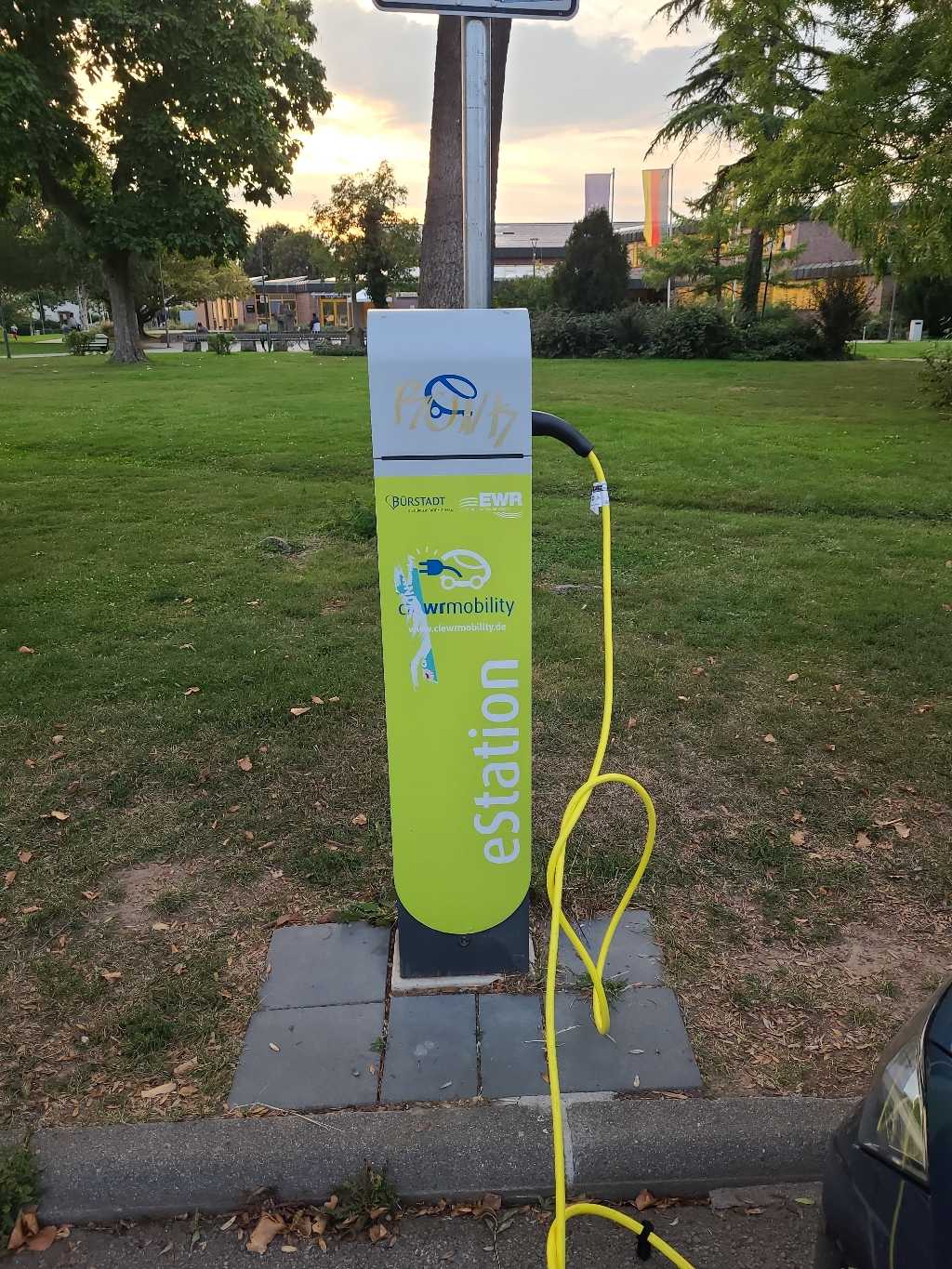 Ladepunkt DE*ISE*E0015898 DE*ISE*E0015898 - Rathausstr. 2 68642 Bürstadt DE*ISE*E0015898 DE*ISE*E0015898 - Rathausstr. 2 68642 Bürstadt