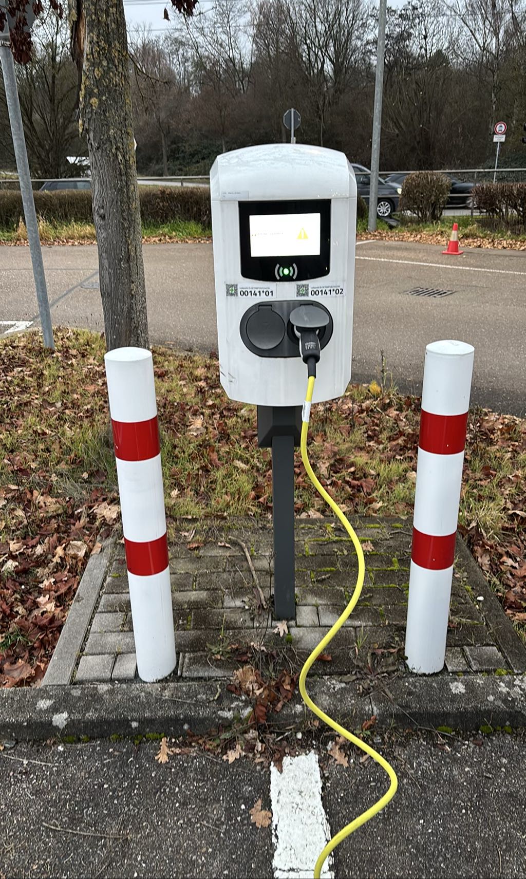 Ladepunkt DE*PWA*EALF24423X00141 12875 - Am Holzbach 2- 4 71686 Remseck am Neckar DE*PWA*EALF24423X00141 12875 - Am Holzbach 2- 4 71686 Remseck am Neckar