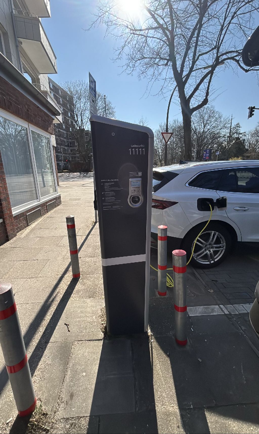 Charging Point DE*HHM*E1108 11082 - Wielandstraße 1 22089 Hamburg DE*HHM*E1108 11082 - Wielandstraße 1 22089 Hamburg