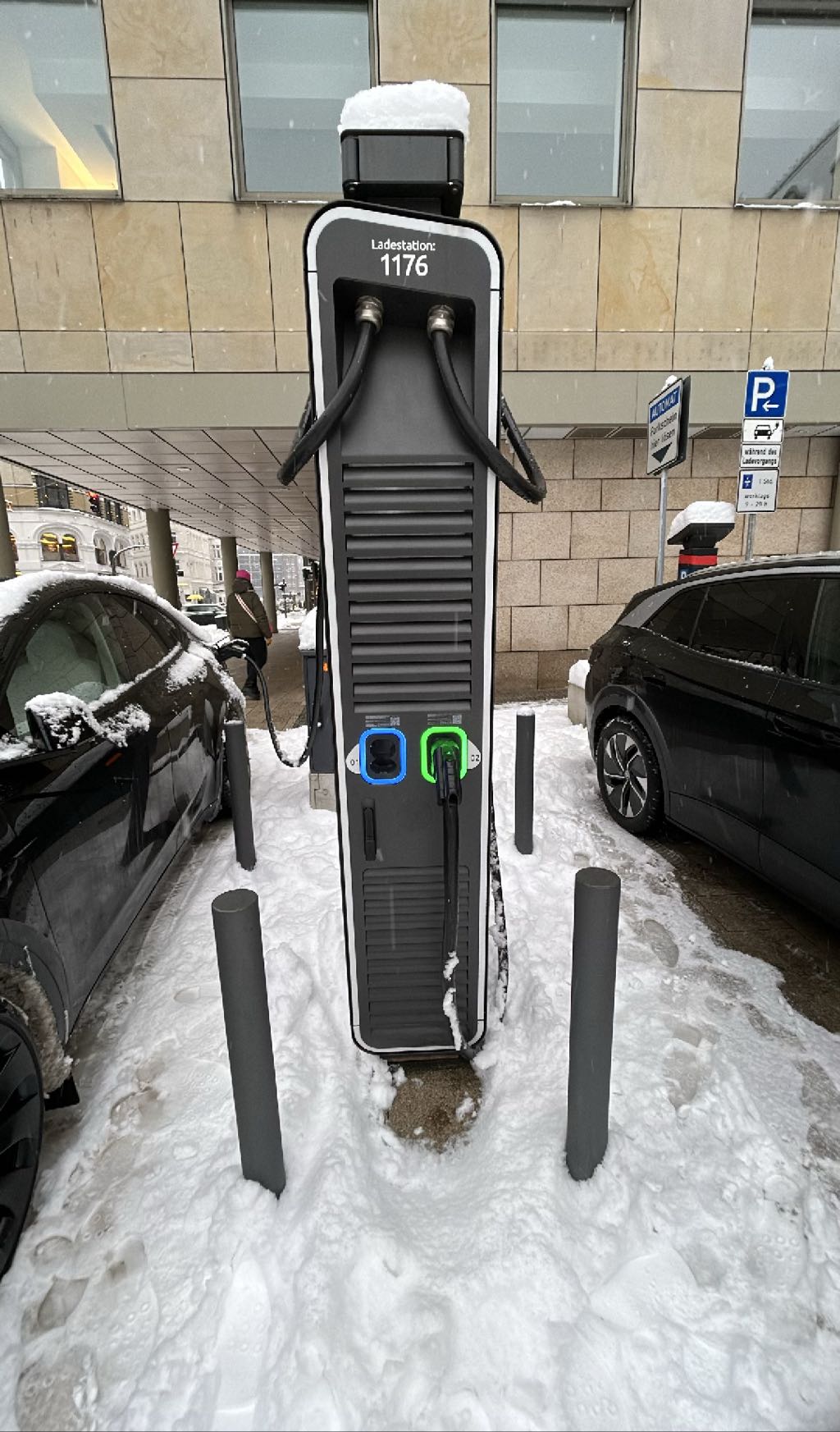 Ladepunkt DE*HHM*E1176 11761 - Adolphsplatz 3 20457 Hamburg DE*HHM*E1176 11761 - Adolphsplatz 3 20457 Hamburg