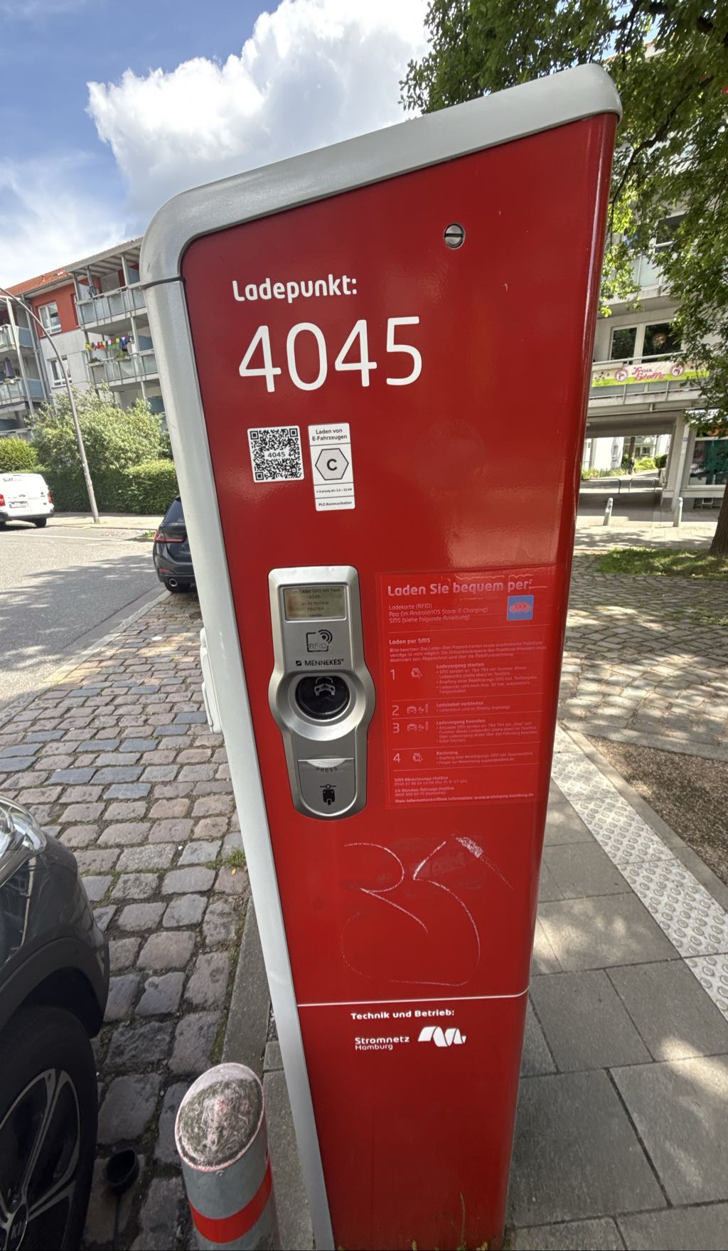 DE*HHM*E404 4045 - Högenstraße 54 22527 Hamburg