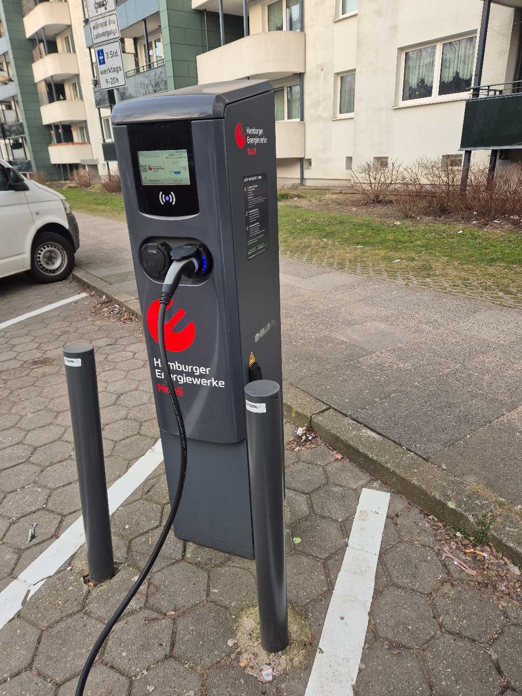 DE*HHM*E8018 80181 - Max-Pechstein-Straße 4 22115 Hamburg