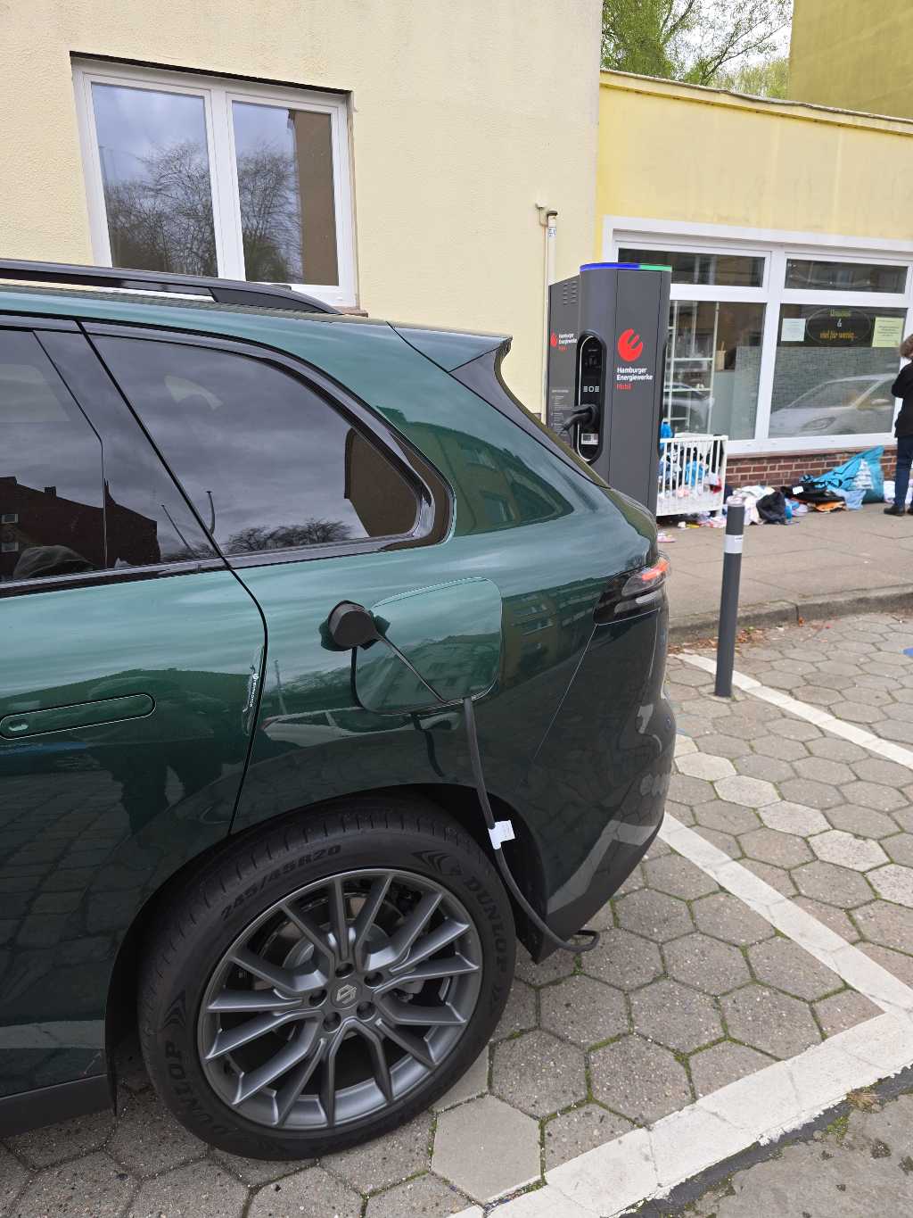DE*HHM*E8070 80701 - Gazertstraße 10 21075 Hamburg