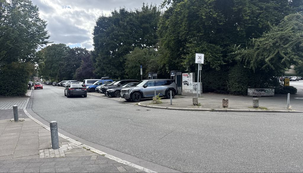DE*HHM*E812 8122 - Robert-Koch-Straße 36 20249 Hamburg