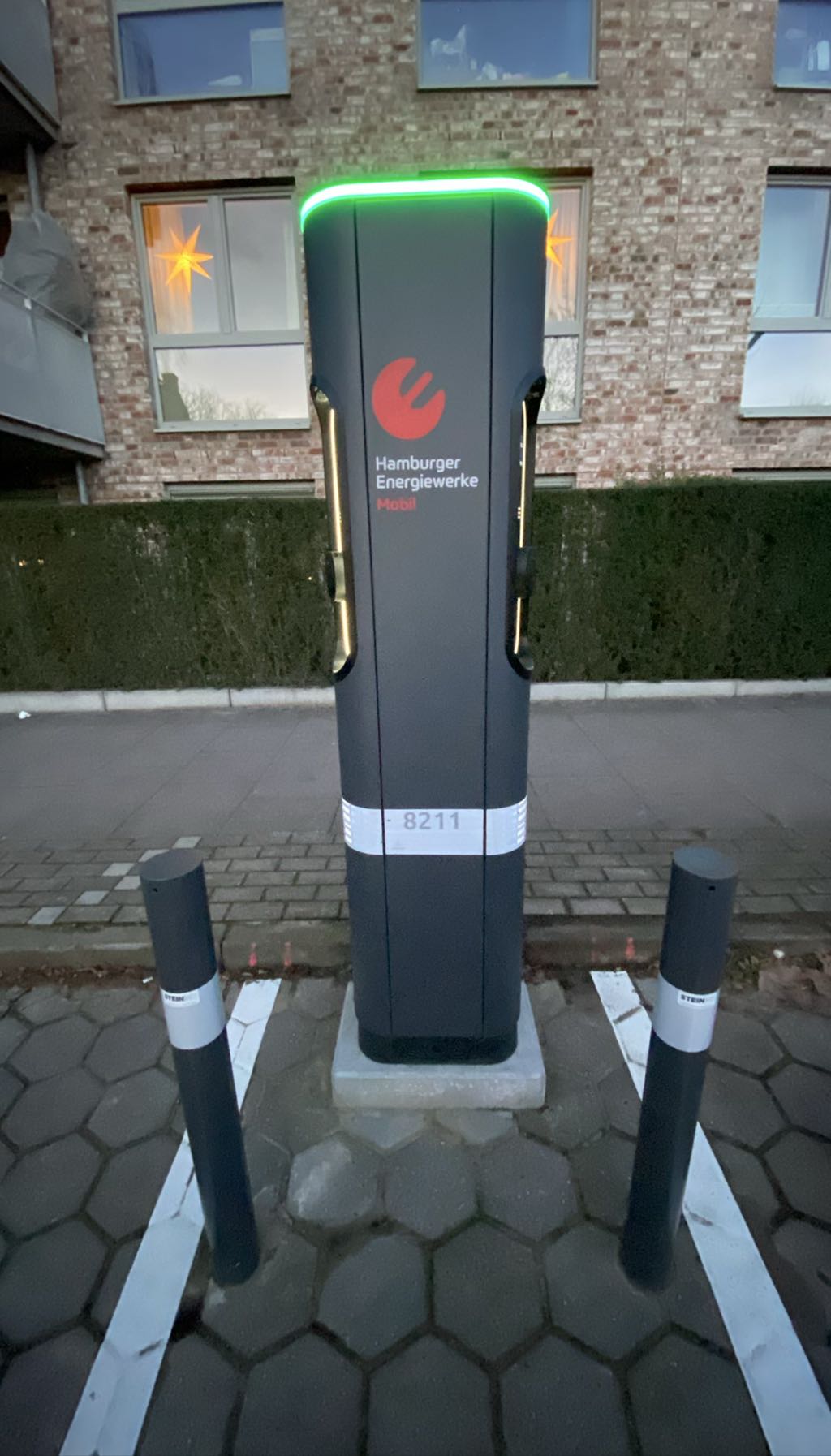 Ladepunkt DE*HHM*E8211 82112 - Elisabeth-Flügge-Straße 1 22337 Hamburg DE*HHM*E8211 82112 - Elisabeth-Flügge-Straße 1 22337 Hamburg