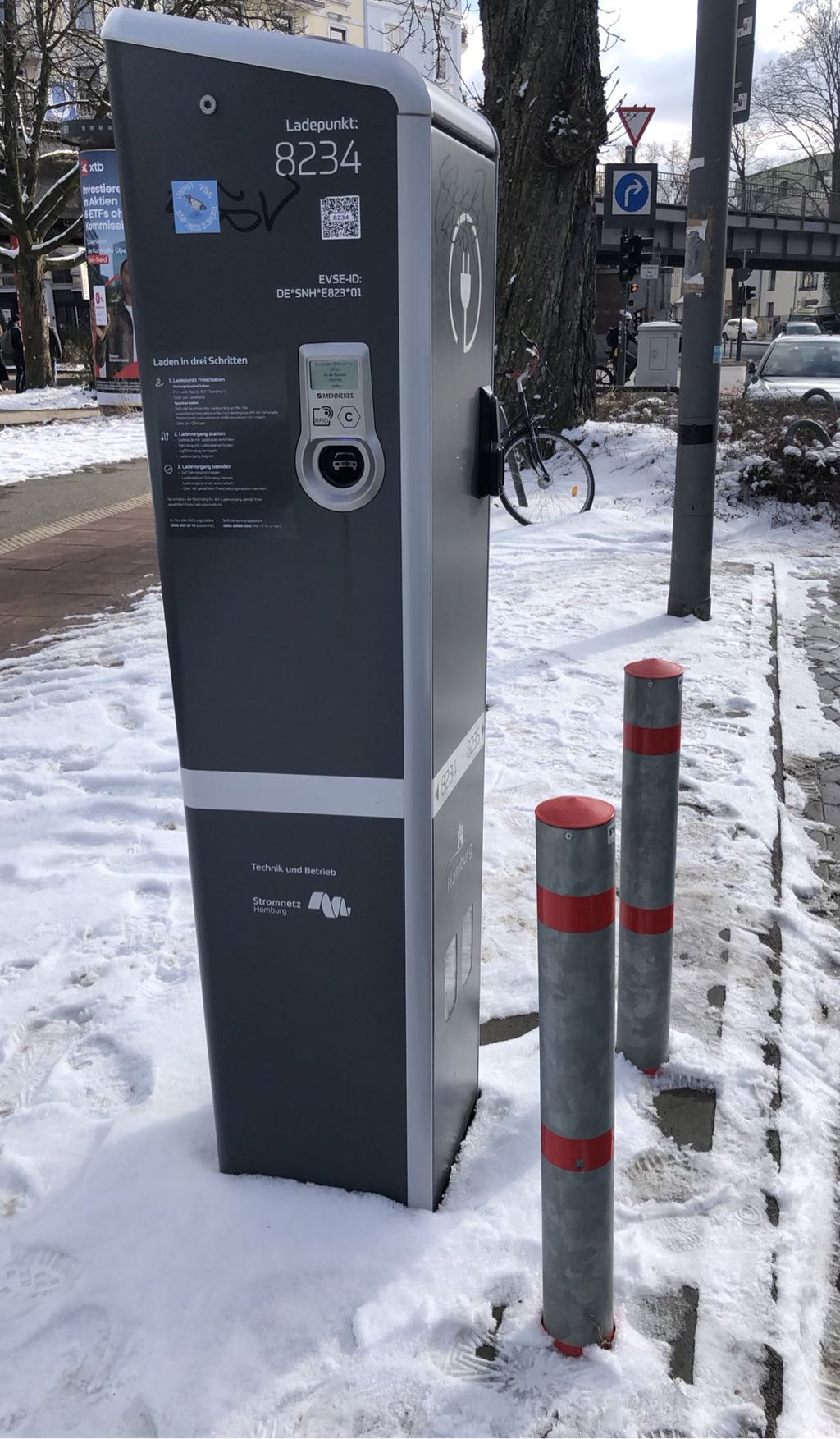 DE*HHM*E823 8235 - Bebelallee 1 22299 Hamburg