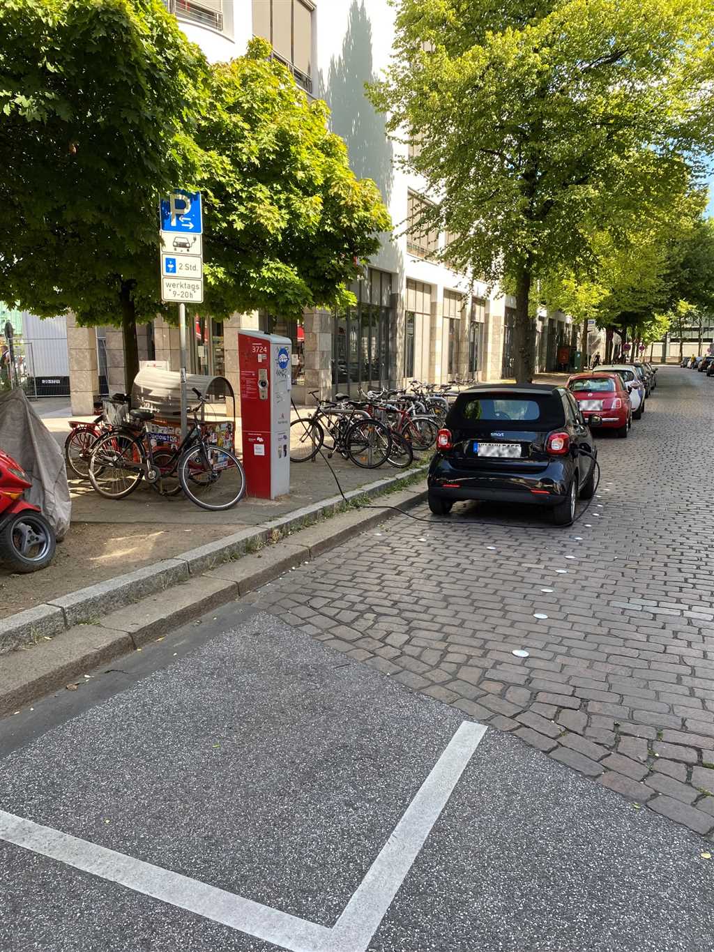 DE*SNH*E372 3724 - Ditmar-Koel-Straße 5 22459 Hamburg
