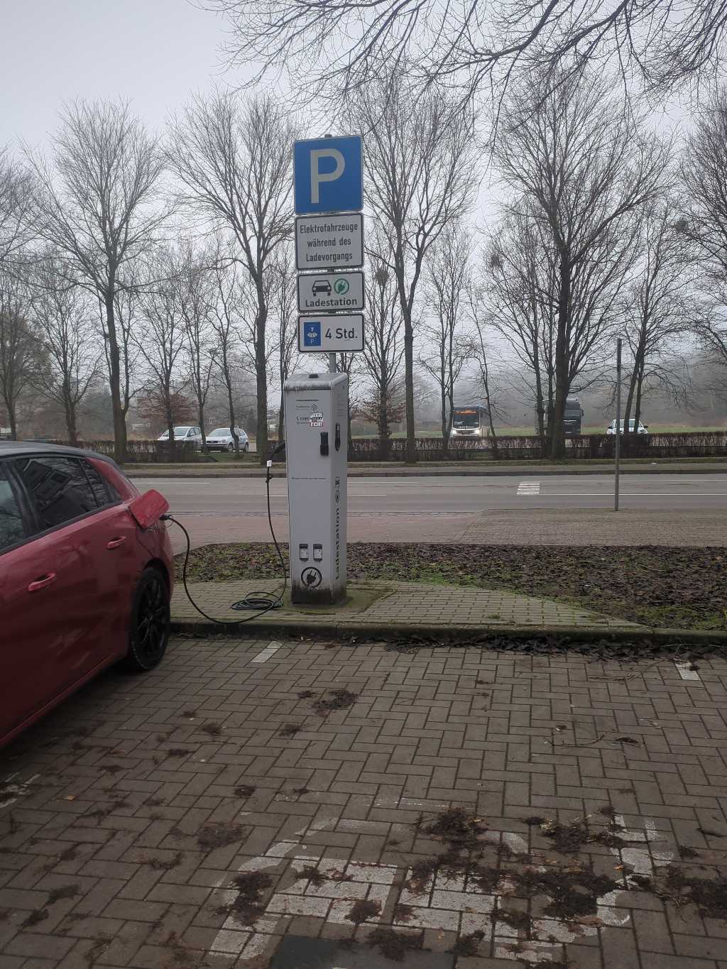 DE*235*E5552 55525 - Strelitzer Chaussee 296 17235 Neustrelitz